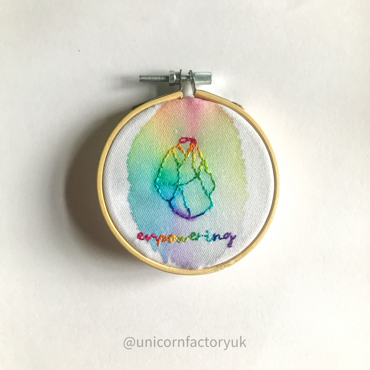 unicornhelenuk's tweet photo. For the final day of @iamrachelshop #iamAllColour I have come full circle back to where my experiments with crystals started a week ago… Opal! Last weekend I shared a blue opal and today for RAINBOW it’s a rainbow opal. Read more >>> https://t.co/EVhPCIOX2M https://t.co/zVkLDCBTCw