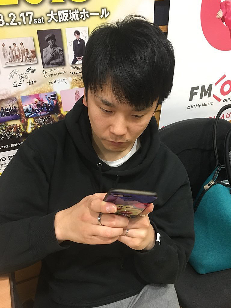 Daikiii_03's tweet photo. もうほんっっとにかっこよすぎ
イケメン芸人枠じゃないのが謎なくらい
かっこよすぎて心臓が飛び出そうです
語彙力失うレベルのスタイルの良さと
貴方の表情にやられました！！！！
好きです！好きなんです！大好きです！
厳選写真4枚載せるから皆もかっこよさに
気づいて((

#かまいたち  #濱家隆一 https://t.co/MPRQ2WaeuB