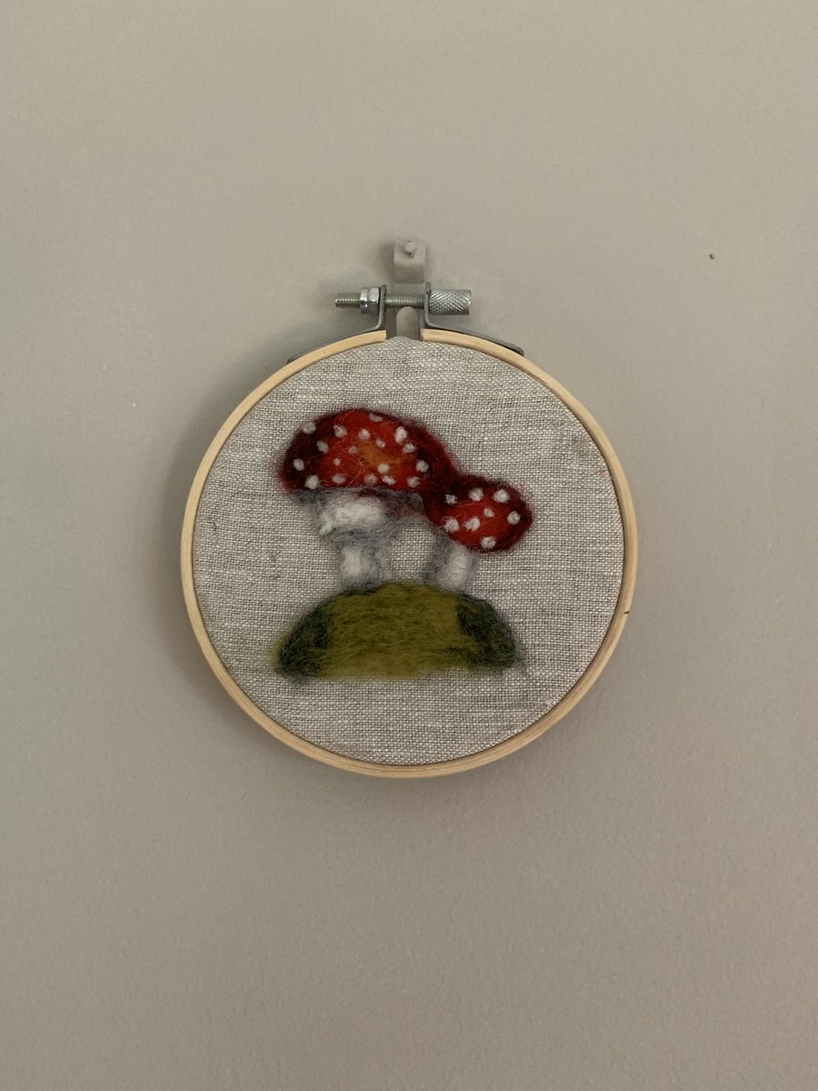 SheenaHardwick's tweet photo. As much as I Ioathe lockdown, there are some lovely things about it, including spending a Saturday afternoon learning to felt with @Gwenfeltartist ❤️So pleased with my result and more importantly loved the process ☺️ https://t.co/EngJ0Qqfyy