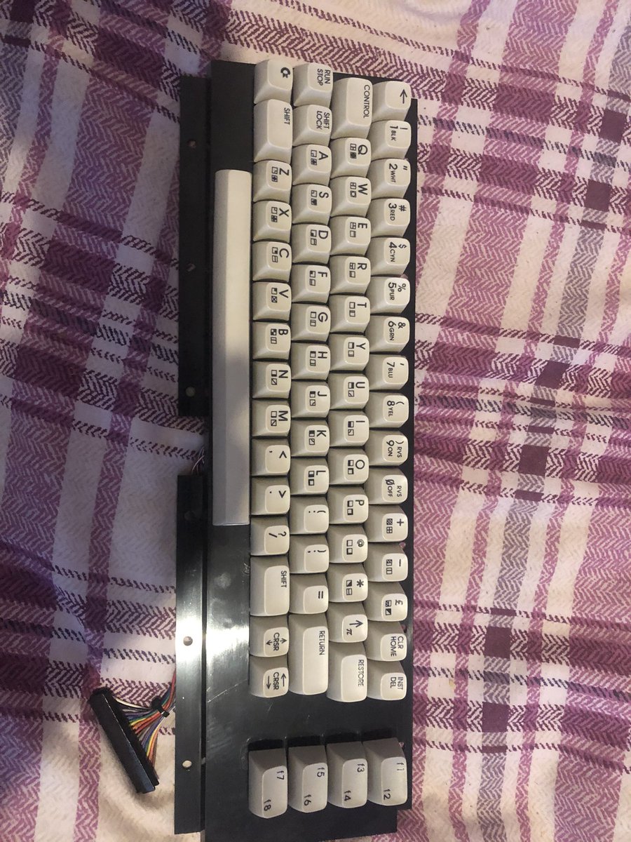 xrisdoc's tweet photo. More retrobright success! #c64 #commodore64 #retrobright https://t.co/KUgsVdzm9W