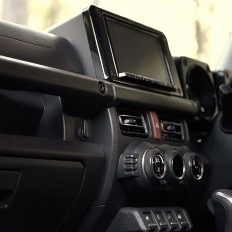 Atti Channel ジムニーってコンビニフックが無くてちょっとした買い物の時に不便ですよね だから作っちゃいました 新型ジムニー コスパ最高 Diyで純正みたいなコンビニフック作り Suzuki Jimny Jb64ジムニー Jb74シエラ T Co Lkcyfkzfp3