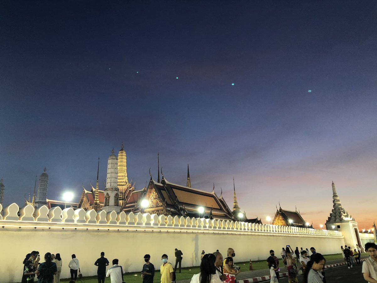 Callmejtwaa's tweet photo. @jujulisax ท้องฟ้ามันไม่ค่อยสวย เอ้ะ หรือเป็นเพราะพี่ก้อดว่าสวยเกินไป ((ถ่ายเองค้าบบบบ มีฝีมือแค่นี้คะบผมมมม;—;)) https://t.co/WfUhqTYGrE