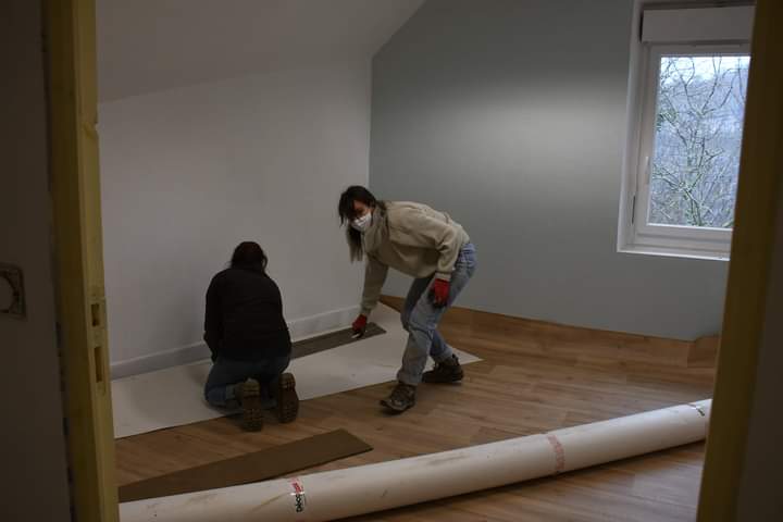 Les travaux continuent : le froid, le couvre-feu, nous continuons malgré tout à avancer afin d'être en mesure d'ouvrir à 100% ce printemps. 2 infirmeries en plus, espace bénévole, volières... Nous ne chomons pas ! #animalrescue #travaux