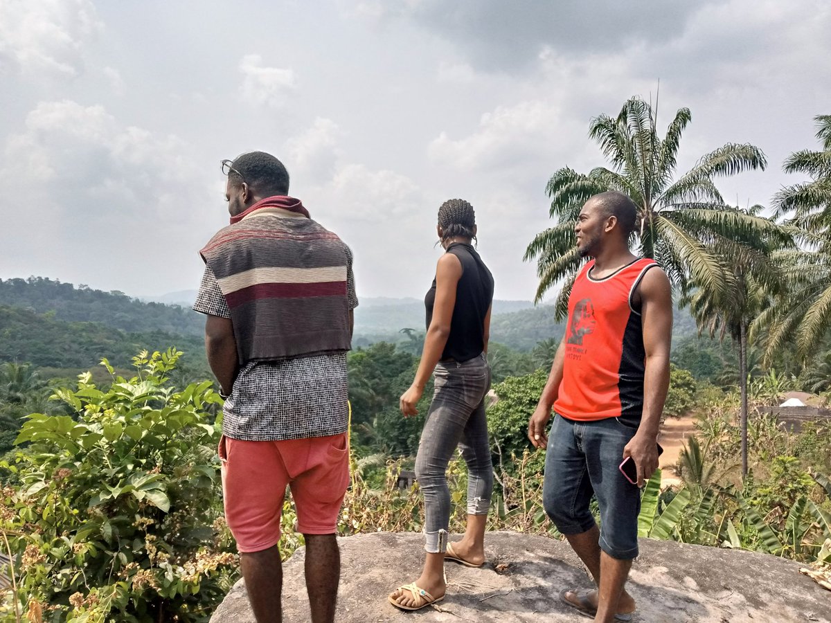 oyibo_ugbo's tweet photo. Here in Awono people build houses on top of rocks.. You will also the the 54 steps of Awono Which was naturally formed but has been rebuild.
#DomesticTourism #tourism #Explore #VisitEnugu #TourismNigeria #ExploreAwgu #TourismInAlaIgbo https://t.co/yy05Fvob0N