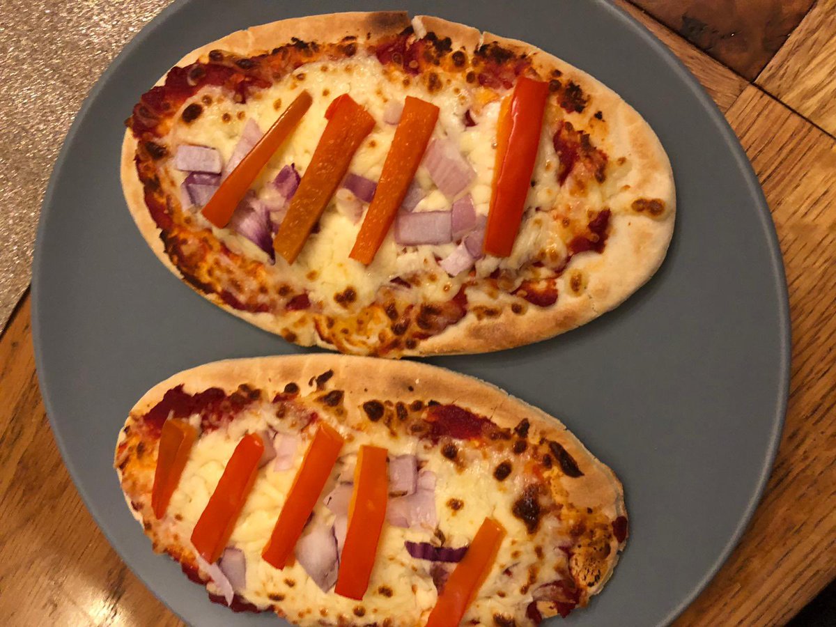 37thchingford's tweet photo. Writing a poem and preparing pitta pizzas at wintercamp 2021!

#wintercamptv
#wintercampTV
#37thchingfordscouts
#scouts
#glnescouts
#wintercamp2021
#thegreatindoors
@scoutadventure https://t.co/cfDJUhbwbv