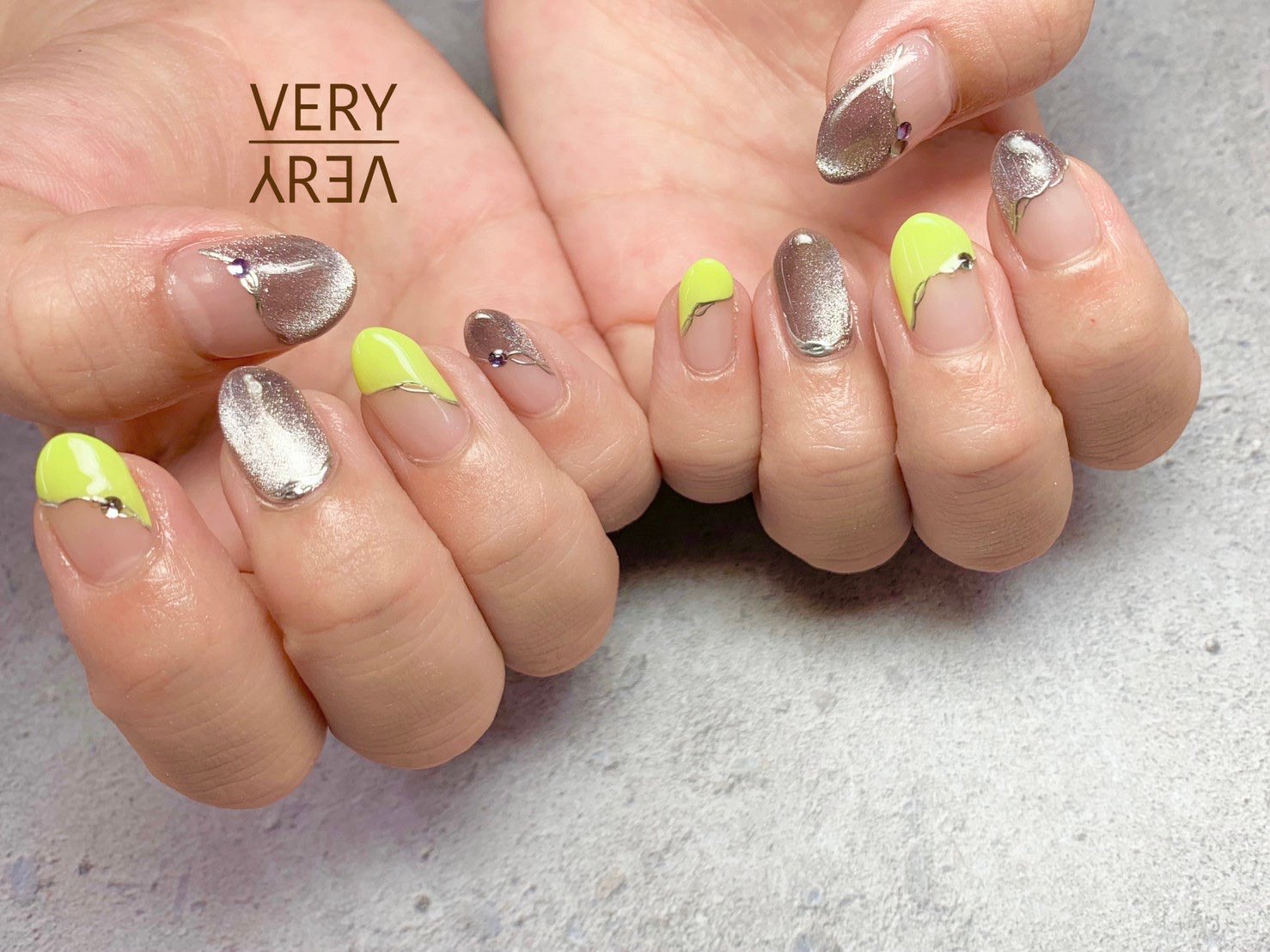 ネオンイエローネイル Twitter Search Twitter