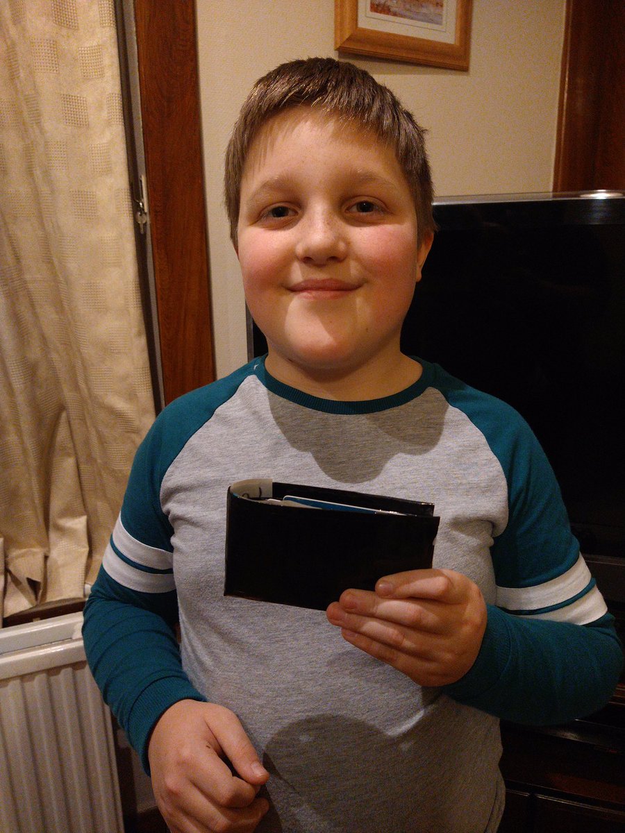 37thchingford's tweet photo. Making a duct tape wallet and taking up the challenge! 

#wintercamptv
#wintercampTV
#37thchingfordscouts
#scouts
#glnescouts
#wintercamp2021
#thegreatindoors
@scoutadventure https://t.co/x5JtcHfjVz
