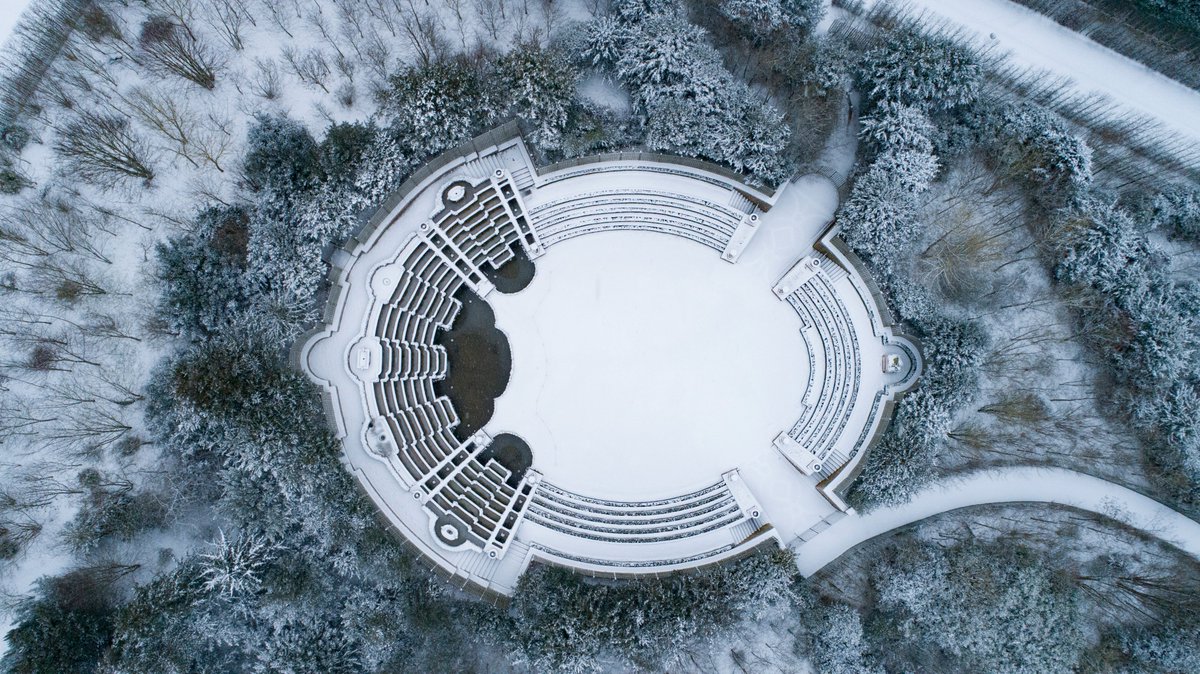 🇫🇷 Hier un manteau blanc a recouvert le domaine de Versailles // 🌍 Yesterday snow covered the estate of Versailles