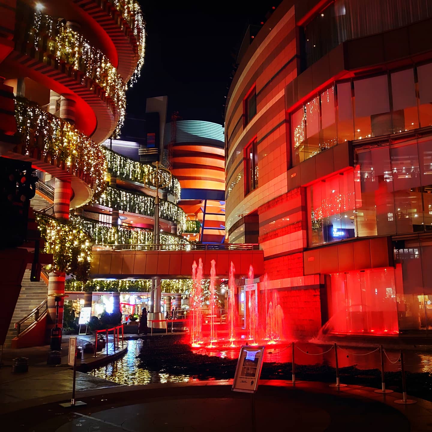 ありたん 年12月 噴水ショー キャナルアクアパノラマ キャナルシティ博多 噴水ショー キャナルアクアパノラマ プロジェクションマッピング ワンピース 福岡旅行 福岡観光 子連れ旅行 男の子ママ T Co Ye8pe4ipkb T Co