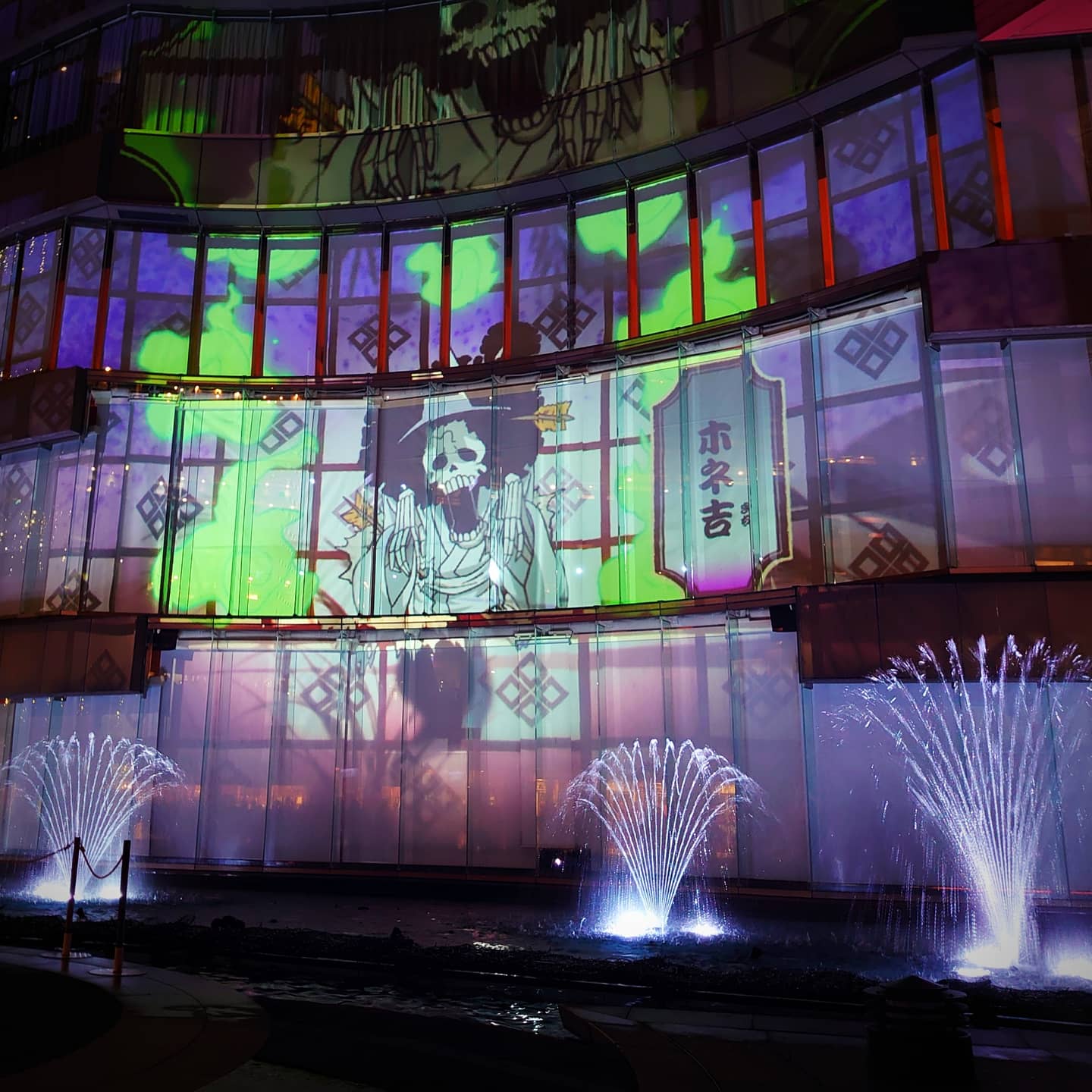 ありたん 年12月 噴水ショー キャナルアクアパノラマ キャナルシティ博多 噴水ショー キャナルアクアパノラマ プロジェクションマッピング ワンピース 福岡旅行 福岡観光 子連れ旅行 男の子ママ T Co Ye8pe4ipkb T Co