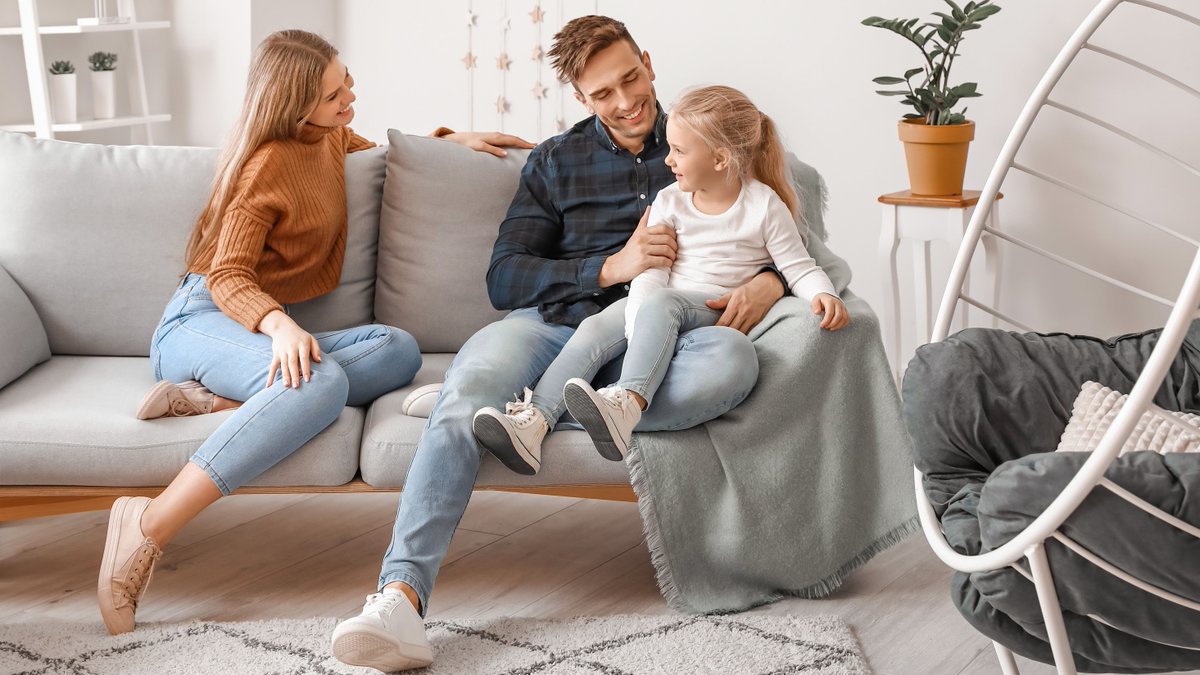 CommerceW's tweet image. Staying warm at home can be expensive - it's so important to keep you and your family cosy until spring, without breaking the bank! 

Here are some tips for how to keep your house warm in winter &amp;gt; bit.ly/2JpKytd

#StayingWarm #WarmInWinter #CosyHome #TopTips
