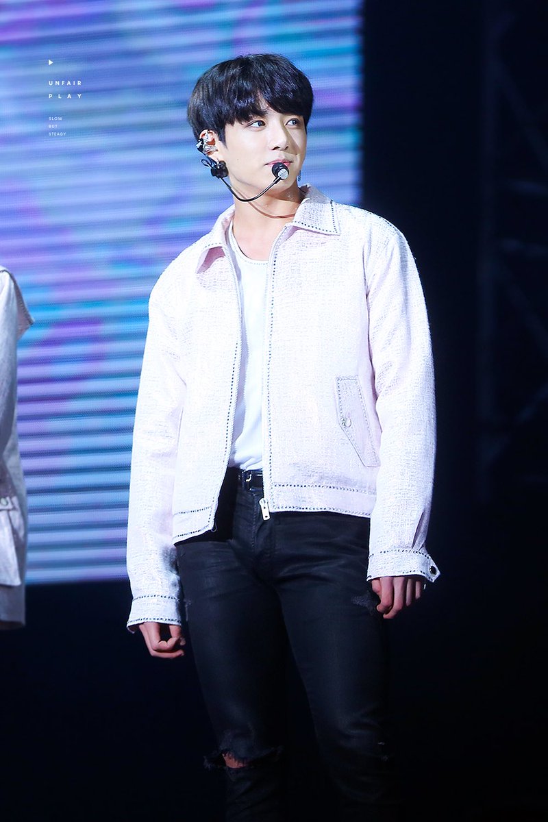 kookpiics's tweet photo. 🤍 
#JUNGKOOK #정국 @BTS_twt https://t.co/i7qfQ4RJEY