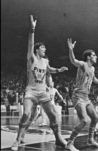 Non venne messo sotto contratto dai Cavs e venne in Italia nella stagione successiva, alla Pinti Inox Brescia di Riccardo Sales, in una squadra con Marco Solfrini, Ario Costa, Giordano Marusic e Marc Iavaroni (una discreta squadrina)