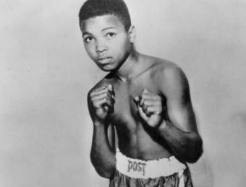 coherence_e's tweet photo. Le 17 janvier 1942 à Louisville, au Kentucky : Naissance du plus grand boxeur de l’histoire, Muhammad Ali, né Cassius Marcellus Clay. Premier triple champion du monde poids lourds. https://t.co/biTAdL9gWE