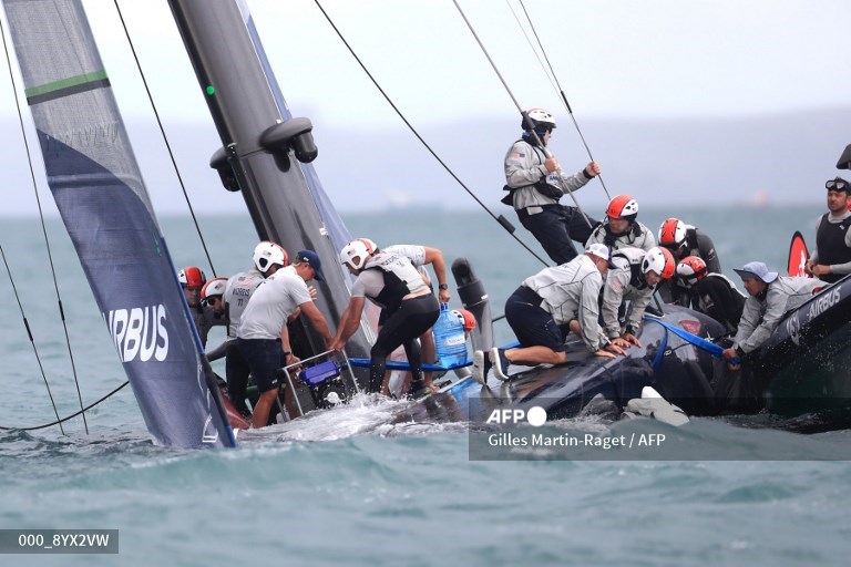 AFPphoto's tweet photo. Not plain sailing as winds cause havoc in America's Cup series #AFP
https://t.co/vdsctoqO9I 
📸 Gilles MARTIN-RAGET https://t.co/L66TG50QaR