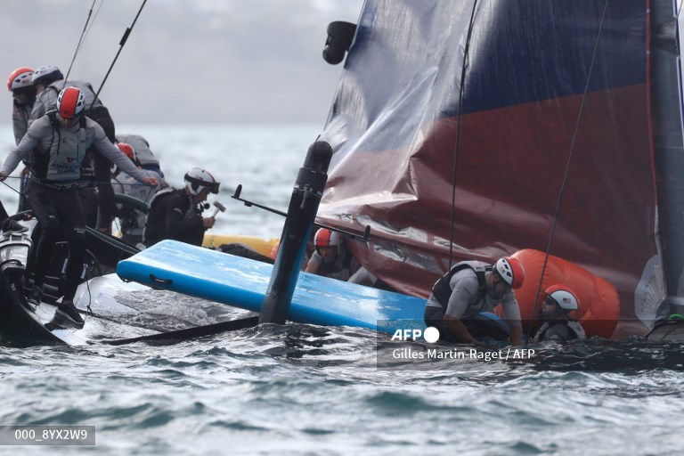 AFPphoto's tweet photo. Not plain sailing as winds cause havoc in America's Cup series #AFP
https://t.co/vdsctoqO9I 
📸 Gilles MARTIN-RAGET https://t.co/L66TG50QaR