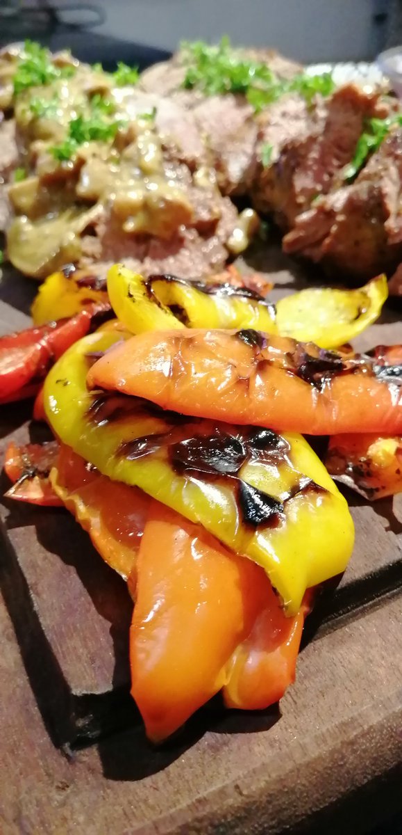 plankiebraai's tweet image. Meat is like a high five for your mouth #plankie #braaibroodjie #braai #bbqlife #braaivibes #braaitime #meat #fire #lekker #specialmoments #lifeisgood #Foodie #ProudlySouthAfrican @plankiebraai @braaiplank @JuniperStLounge @Cellie_ThisIsMe @WellyOom