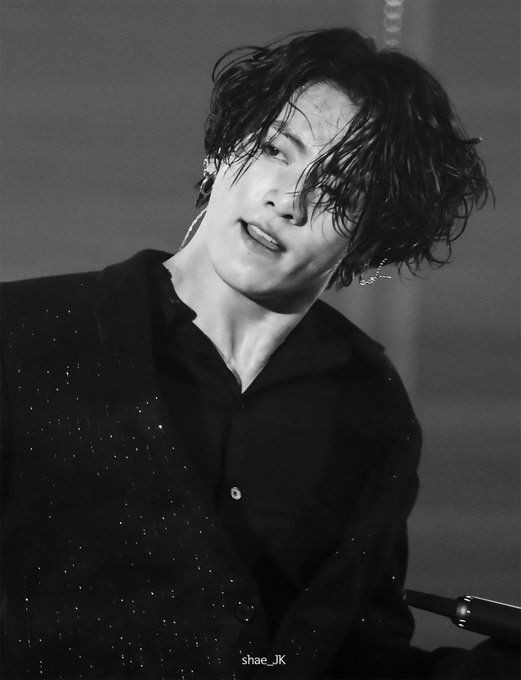 JJK_Times's tweet photo. [Media] Jungkook was recently listed as one of the K-pop idols considered the "brand identifiers" role of their group with his angelic voice, perfect dance skills, outstanding rap skills and super eye-catching stage presence. https://t.co/YlLN1Fsrrv