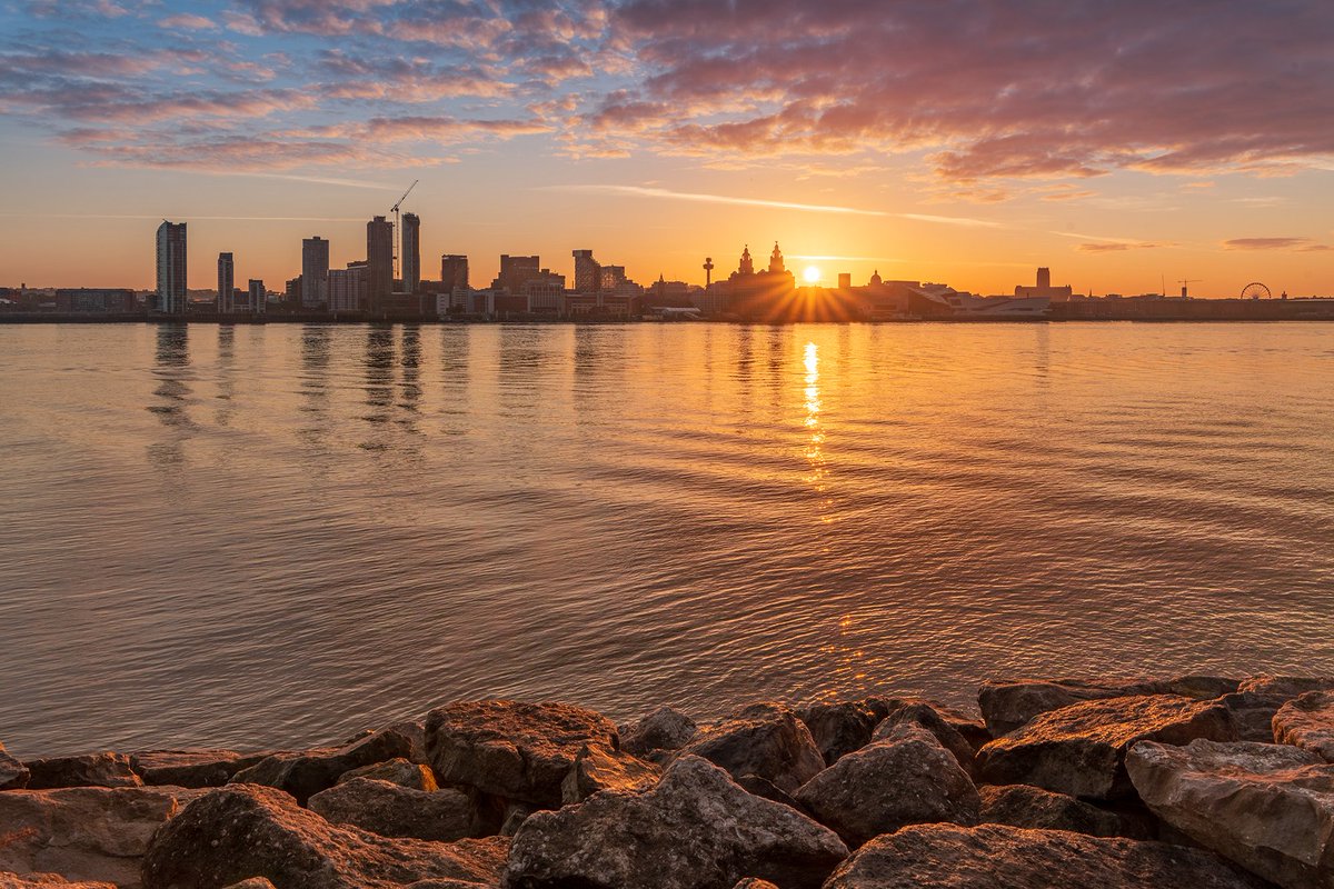 LiverpoolVista's tweet photo. New Competition.
RT and follow (if you haven't already) for a chance to win this 12 x 8 inch #Liverpool sunrise print. The draw will be on Sunday, 24th January. https://t.co/mDG1GJGcH3