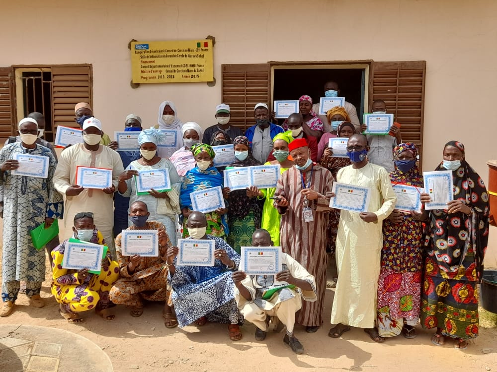 APDF_ML's tweet photo. Formation des Experts, Facilitateurs, et des  Acteurs Communautaires sur les VBG, la SR  et la Masculinité Positive en vue d'être des acteurs de  changement et des hommes engagés dans la promotion des droits des femmes/filles et  l'abandon des VBG/VS
APDF-Nioro 2021
@unicefmali https://t.co/0TurgDLheq