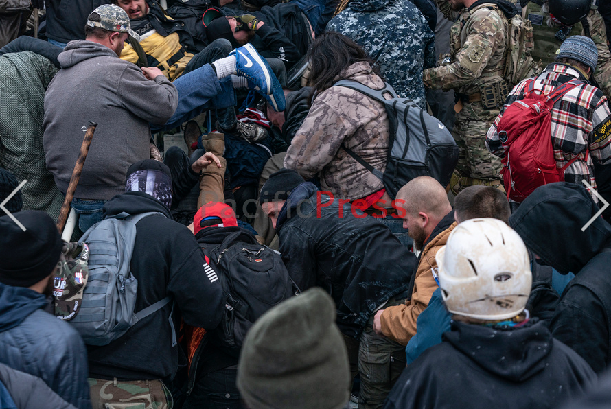  #CaveMan  https://www.pacificpressagency.com/search/results?s%5Bkeywords%5D=capitol&s%5Bclass%5D=#