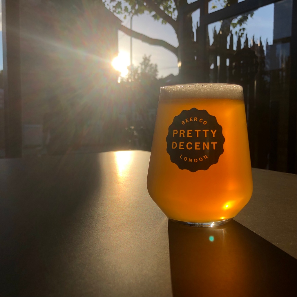 The bottle shop is open! 12-4, plenty of beer in stock alongside these handsome glasses. Plus we offer click and collect via the website 💻🍺