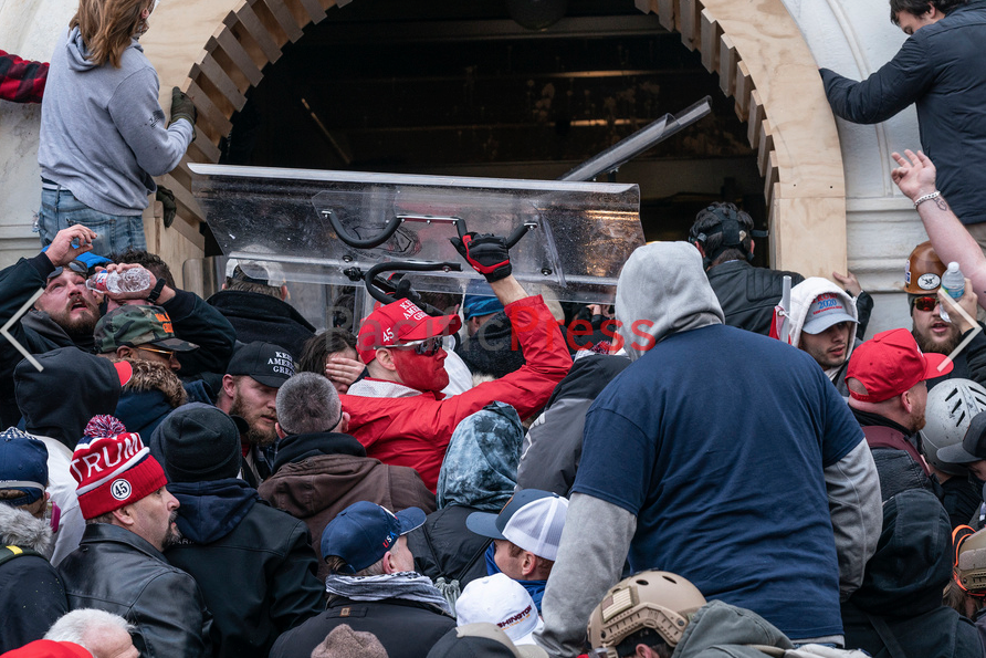  #CaveMan  https://www.pacificpressagency.com/search/results?s%5Bkeywords%5D=capitol&s%5Bclass%5D=#