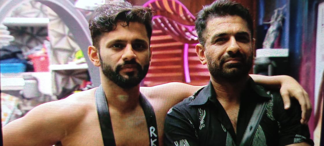 Rebel_Raja23's tweet photo. We started to love the real genuine bond between #RahulVaidya and #EjazKhan Sir ...both of them are getting along so nicely
We will miss you Ejaz Sir :( , you were definitely the Sher Khan of the Show
#Ejul #BiggBoss14 https://t.co/brfubAY7E8