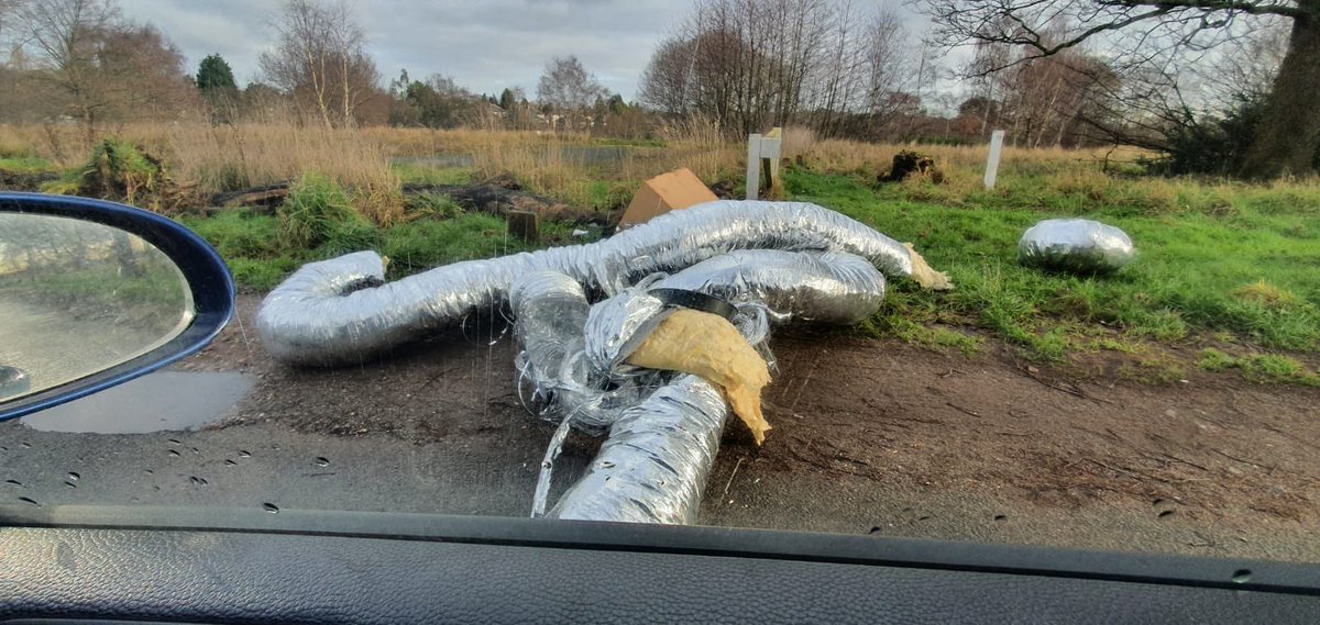 Fly Tipping dumped on Hodge Hill Common, #HodgeHill B36 8AG, <a href="/BCC_Help/">BCC Customer Service</a> please can you arrange to get this collected ASAP. @HodgeHillResid1