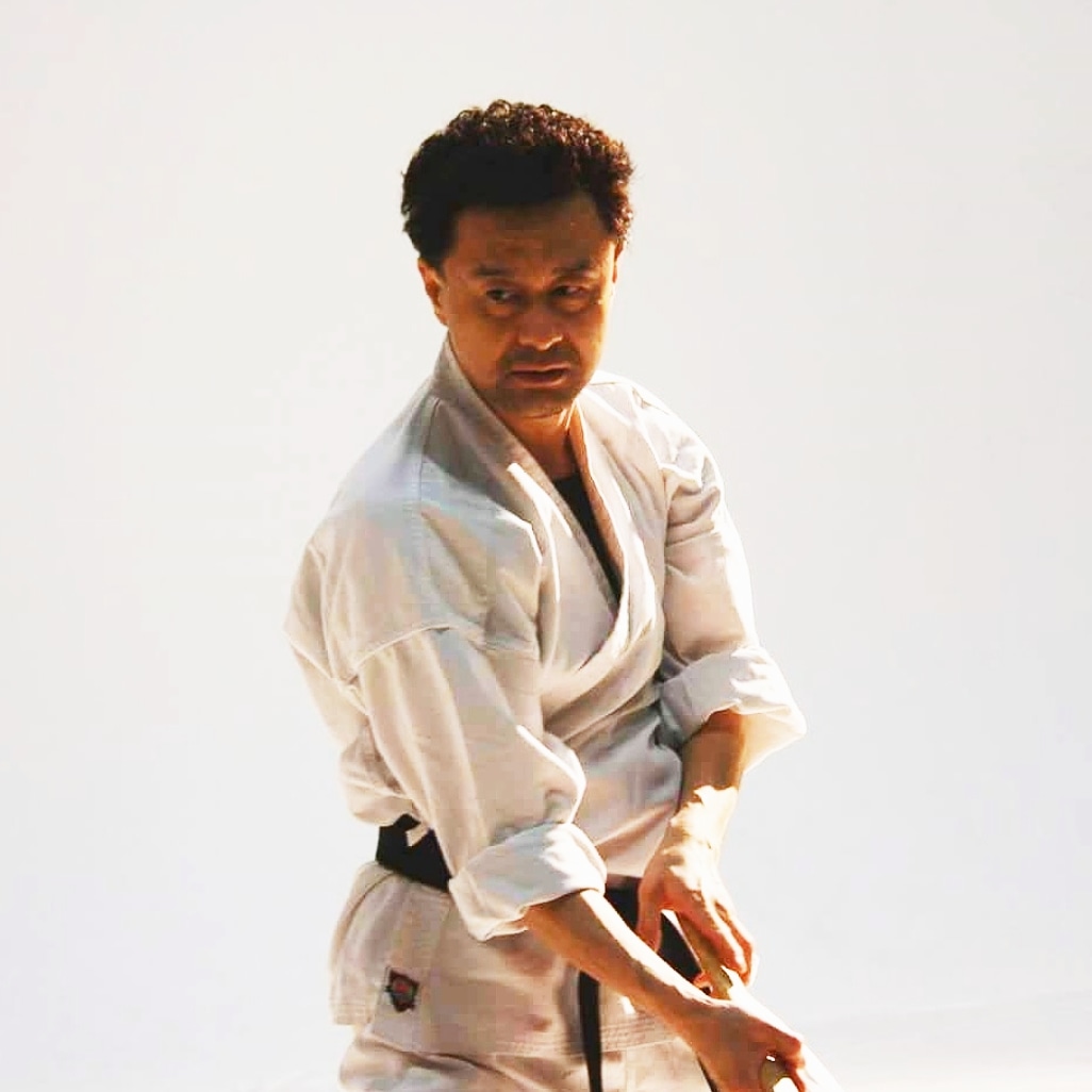 RomeKanda's tweet photo. Dear " Cyberpunk 2077 " fans,
I have been teaching SAMURAI SWORD FIGHTING over 20 years around the world !!!
Which means I'm really a fighter like GORO TAKEMURA....😎
@cyberpunkgame 
#cyberpunk
#gorotakemura
#samuraiswordfight
#samuraisword 
#samuraiclass 
#samuraifight
#samurai https://t.co/gEchlwiE8T