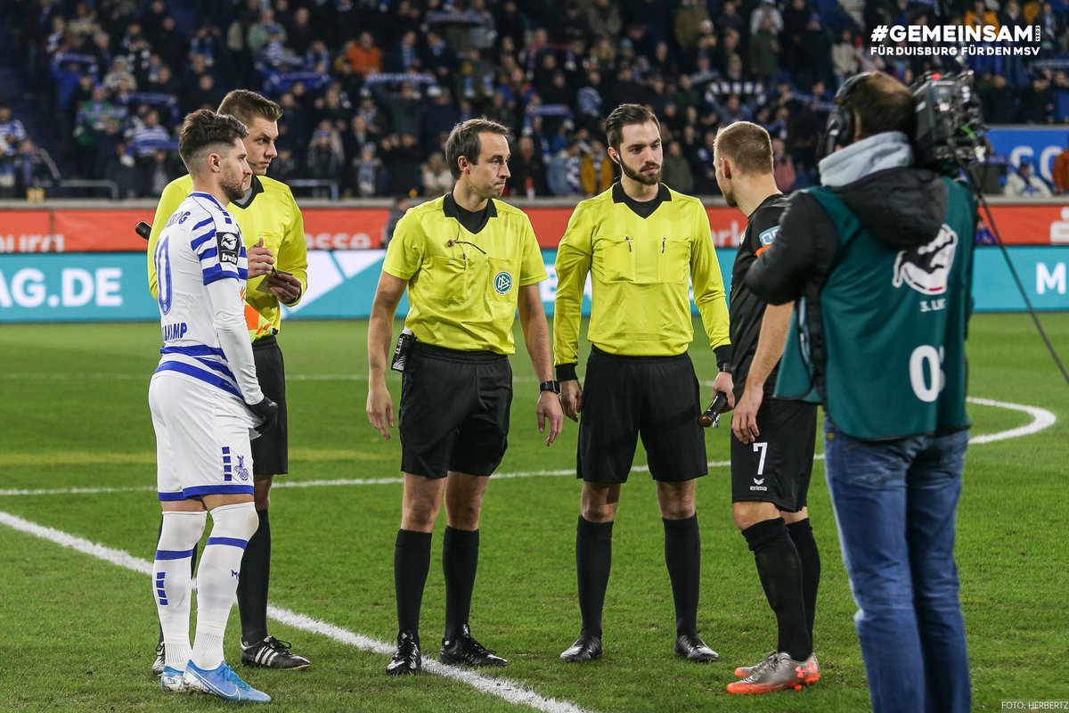 MSVDuisburg's tweet photo. Der Schiri-Tweet: Patrick #Alt leitet zusammen mit Katrin #Rafalski und Christina #Biehl das Heimspiel gegen den @svmeppen1912. 🍀 Der letzte #MSV-Einsatz liegt ein Jahr  zurück (1:1-Remis gegen Braunschweig)

#Gemeinsam1902 #MSVSVM #Duisburg #3Liga https://t.co/10v16s4wHT