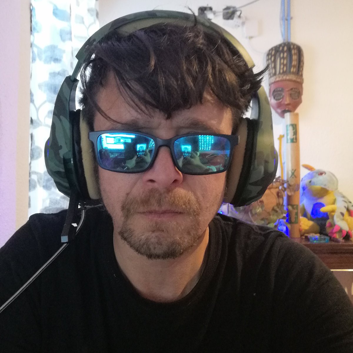Durosermon's tweet photo. Preparado con cara de poker. Gastando ticket gratis de 888. https://t.co/Twkul6nM2n Durosermon. Pasaos y darle a seguir que es gratis. Gracias. https://t.co/XjSw3e2eC5