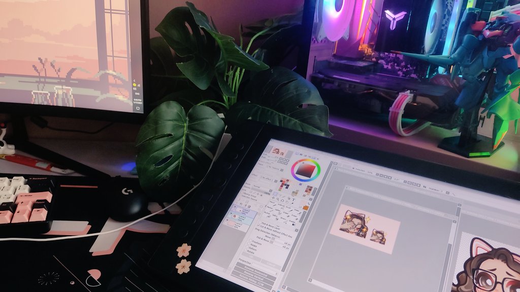 xketam's tweet photo. This year black and pink setup, next year white and peach? hopefully
#wipemotes #working #busyweeks https://t.co/hJdlNEdUre