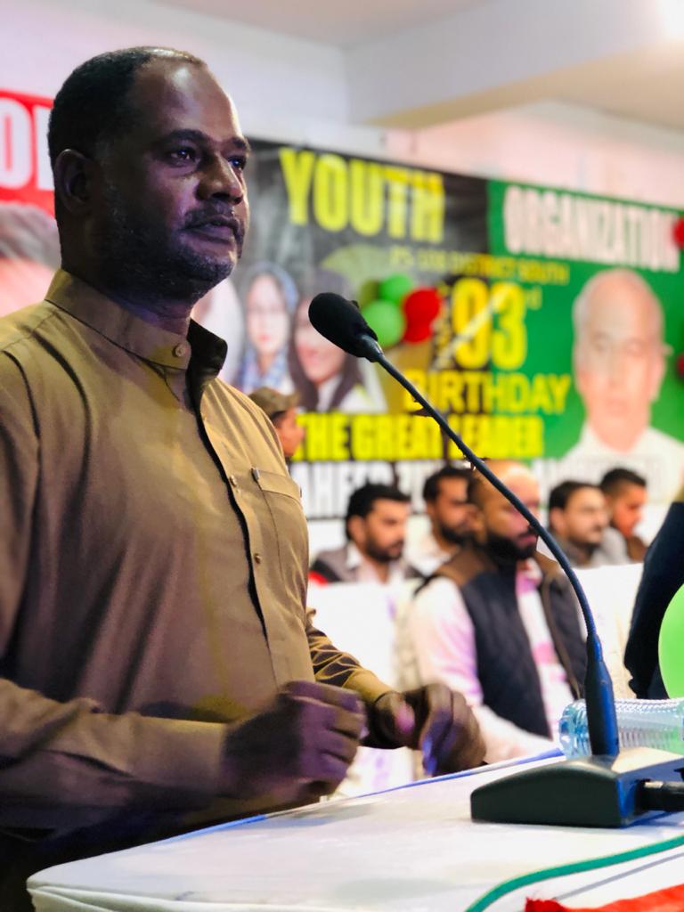 NabeelBalochPPP's tweet photo. Senior Jiyala PPP District South @AbdulGhafarLasi addressing 93rd birthday celebration Ceremony of Quaid e Awam Shaheed Zulfikar Ali Bhutto organised by #PYO District South #ps_108 #Lyari
@BBhuttoZardari https://t.co/byGKI0CbId