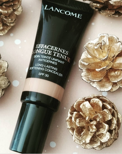 jasminechapic's tweet photo. je me suis laissée tente par le correcteur #effacernes de @lancomeofficial. Je suis très agréablement surprise, il floutte réellement mes cernes, ne file pas dans les plis et donne un petit coup d'éclat à mon regard #effacernes #lancome https://t.co/iGGs8dHeQs