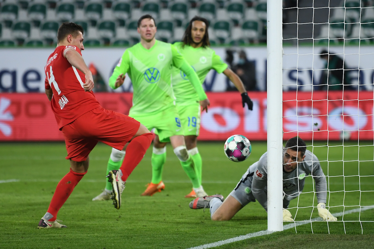 RBLeipzig's tweet photo. Willi #TORBAN ⚽🔥
Sein Motto: Hinten alles rausköpfen, vorne alles reinköpfen. 

Mit jetzt insgesamt 1⃣6⃣ #RBL-Treffern ist er unser torgefährlichster Abwehrspieler. https://t.co/fnhEeZo2c9