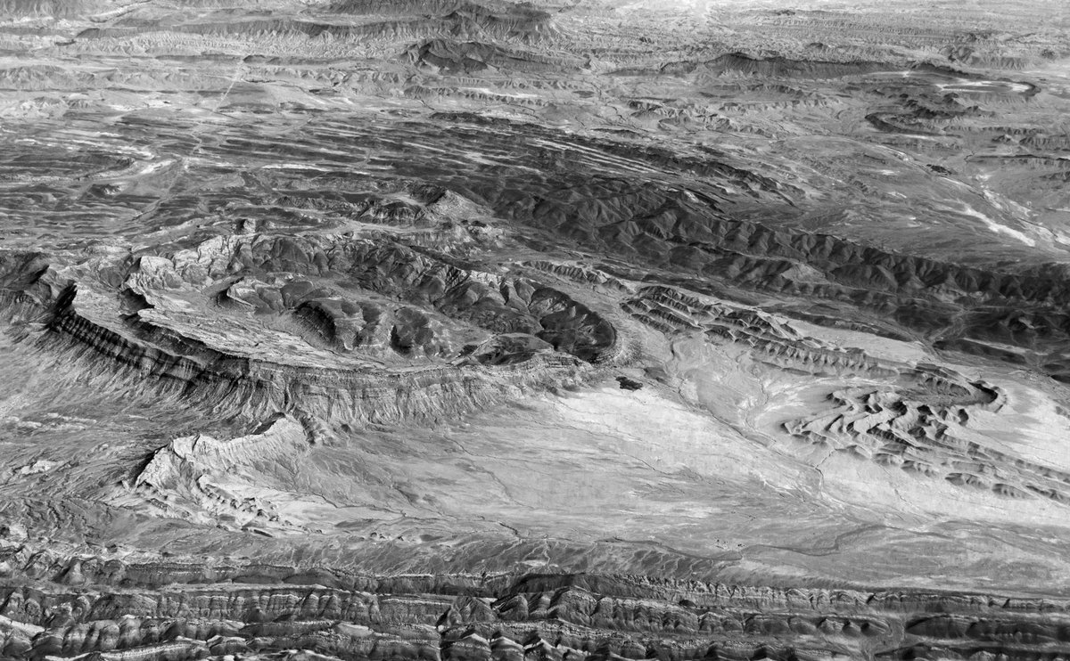 There was much more to see on this Doha-Beijing flight, including (a) the Silkiang & Bualtar glaciers, (b) the peninsula & port of Gwadar, (c) amazing corrugated landscapes, all in Pakistan, & (d) a crisp belt of Venus at sunset later over China. 5/