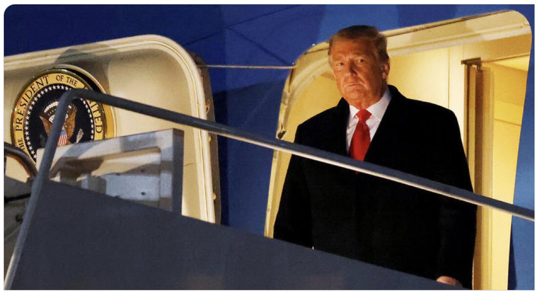 AugieTex's tweet photo. #ThisNotThis
This๐ is what a REAL PRESIDENT looks like!
Not this. ๐ https://t.co/uSaW4Uyo2Y