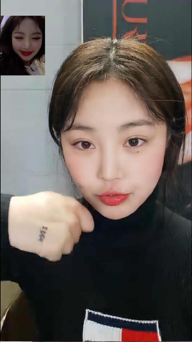 soojin_only's tweet photo. 210117 영통 팬싸

밥 잘 챙겨 먹어요~

#여자아이들 #G_I_DLE #서수진 #수진 #SOOJIN  @G_I_DLE https://t.co/eJBZ88OBob