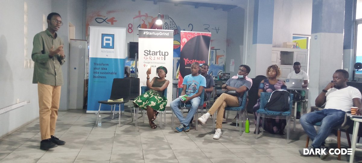DarkCodeCompany's tweet photo. Merci d'avoir été nombreux à participer hier, à la seconde édition du #TalkAndShare portant sur l'User Experience et l'UX Writing.
Un merci particulier à @AbdoulayeM_Loic pour le partage d'expérience et à @ActivSpaces.
À bientôt pour une prochaine édition.
#ShareWithPassion https://t.co/lK6kpJotCi
