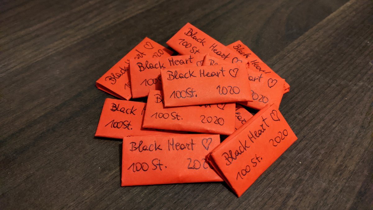 opensrcgardens's tweet image. These are 1500 #seeds of #Open #Source #Chili &quot;Black Heart&quot; &amp;lt;3

We split them in smaller quantities and send them out with other OS Seeds. Each of these seeds can grow another thousands of seeds.

Join in and start growing Open Source #Gardens this spring: opensourcegardens.info/order-seeds.en…