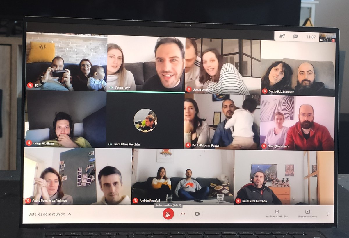 vfportero's tweet photo. Tengo los mejores amigos del mundo. Como este año no hemos podido juntarnos para hacer el amigo invisible se decidió donarlo a ONGs. Hoy hemos hecho una videollamada para explicar cada uno a qué ONG y porque y ahora solo quiero que todo esto acabe y poder abrazarlos a todos 🥺 https://t.co/m0HOjduX1n