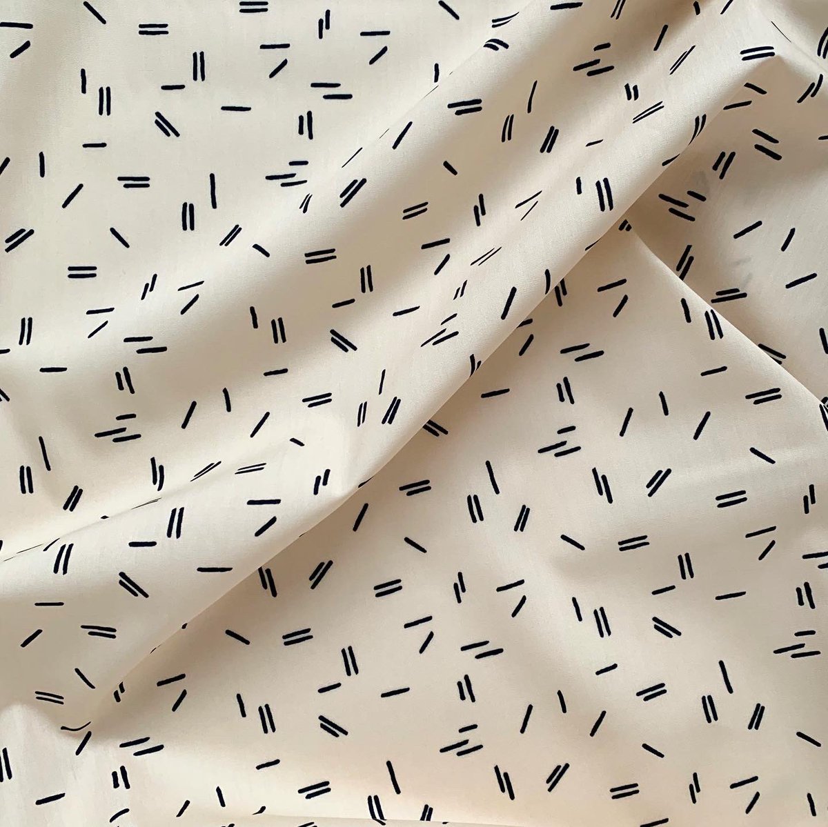 ClothAndCandy's tweet photo. 🥳ANOTHER batch of gorgeous new prints have just gone live now! They're lovely mid-weight cottons perfect for quilting, dressmaking and all sorts.There are lots more in the shop so make sure you go and have a peep at the full collection!💕https://t.co/XYXsuqL7ay 
#fabric #sewing https://t.co/qAGxKEHDTp