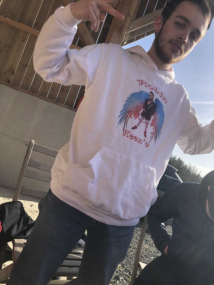 rob tweet media