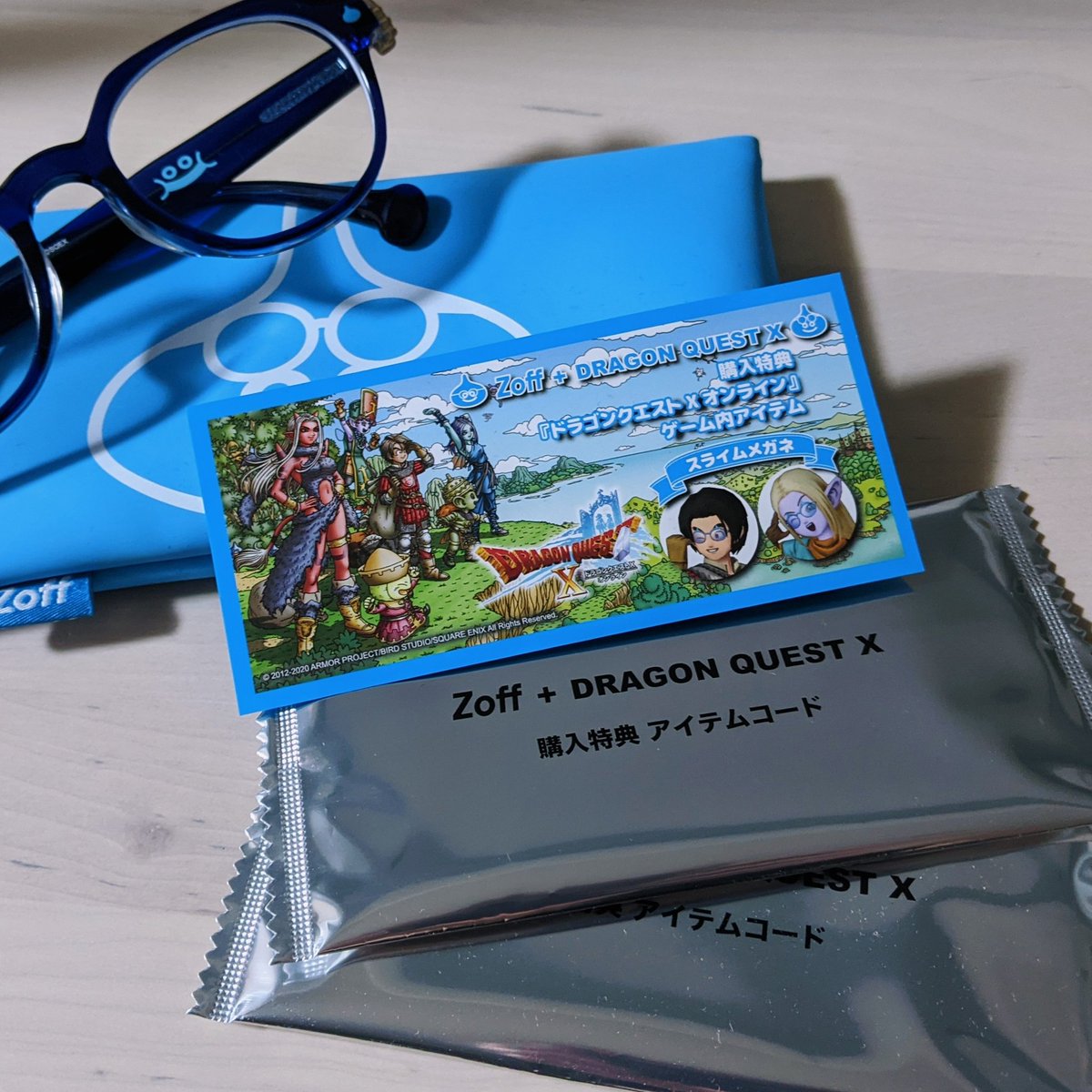 Maisy Japanalogue Anyone In Japan Play Dragon Quest X フローとツイートをrtした方の中から2名様にドラクエxのメガネコードをプレゼントします I Bought Slime Glasses Got Codes For In Game Specs I Ve 2 Sealed Codes To Give Away Ooze Up