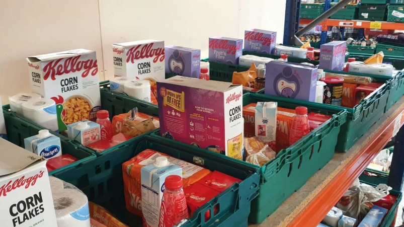 BurnleyOfficial's tweet photo. The @BFCitCKitchen, in partnership with @TogetherBurnley, are here to support local families.

We are continuing to provide food parcels to those who need them through these difficult times 📦 

Call 01282 686402 or visit https://t.co/W1tFGAiDSG if you need a food parcel. https://t.co/S3KAw1Kt0N