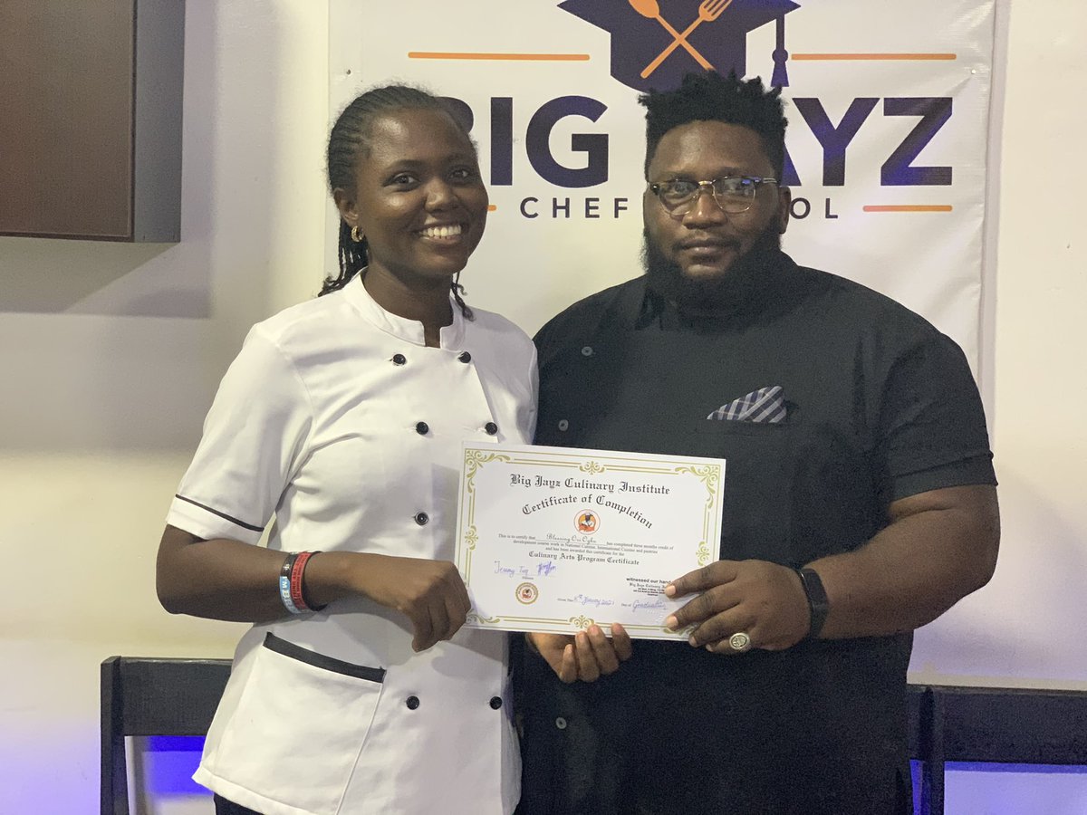 Itzz_tripz's tweet photo. Your girl is a certified Chef👩‍🍳😎
The culinary journey just started! Thanks to the best ! @BigJayz_Kitchen https://t.co/M9pc0gAfGs
