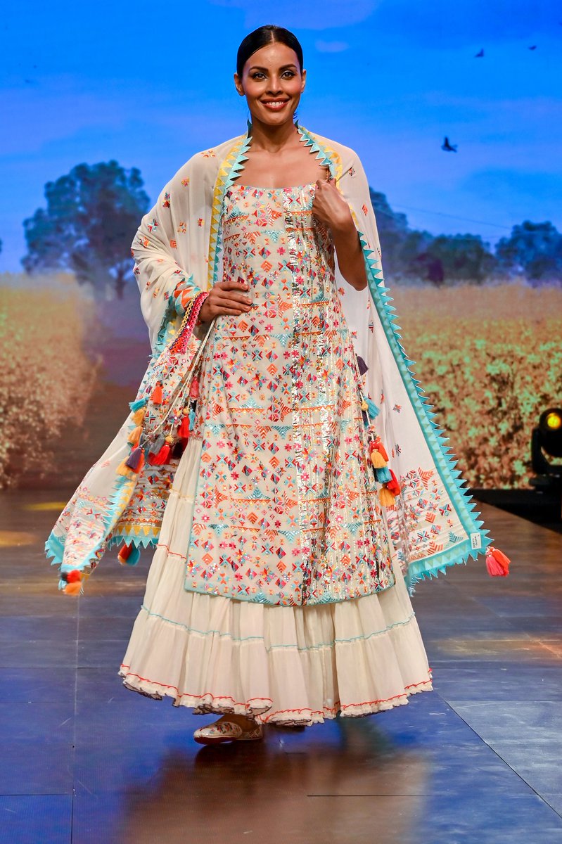 LakmeFashionWk's tweet photo. A peek at some of the best flowy pieces from #LakmeFashionWeek 2020!

@ILoveLakme @nexaexperience #LFW #5DaysOfFashion #LFW2020 https://t.co/4XziAFuxWd