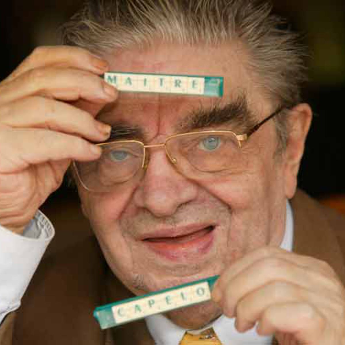 Post scriptum :Pour les insultes, pas la peine de polluer ici, venez directement en dm je préfère...Pour les descendants de maître Capelo, voici quelques ponctuations ";?,;'??,:'Et lettresdmcjessssncorptjdA rajouter où bon vous semblera