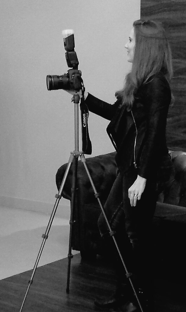 AlyssandraPires's tweet photo. Happy Birthday to this beautiful lady, who like me loves photography. I wish you have an incredible day, and that your dreams are fulfilled.
We love you π§π·β€οΈ
#HappyBdaySimoneSimons
@SimoneSimons https://t.co/w0X4RvG0uG